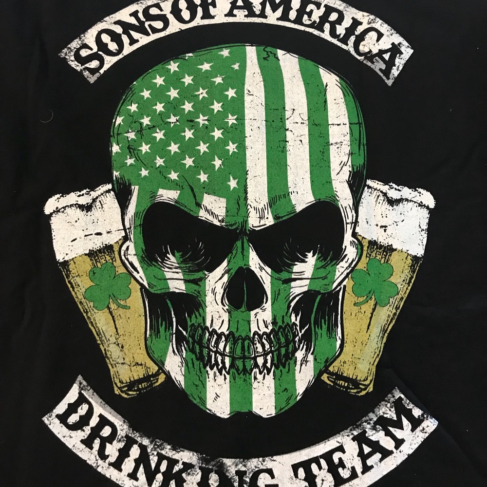 ☘️☘️🍀☘️ St Pats DayMen’s T-shirt size large New!